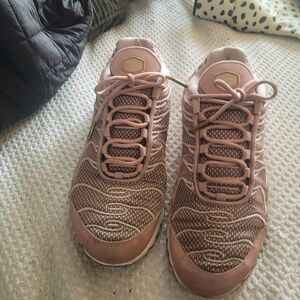 Nike Women's Pink Vapormax Sneakers